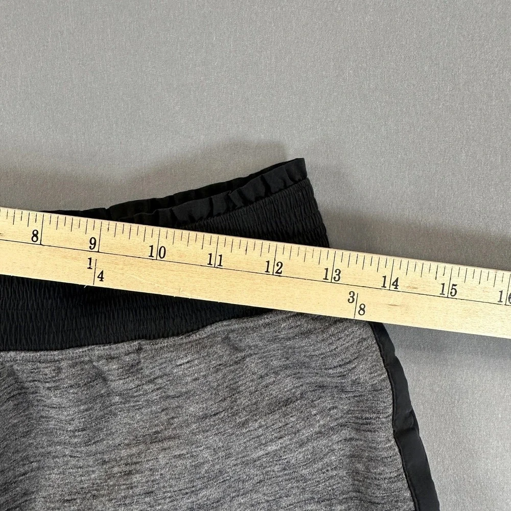 Lululemon Shorts Womens 6‎ Gray Sweat Relaxed Fit High Waist Pockets Athletic